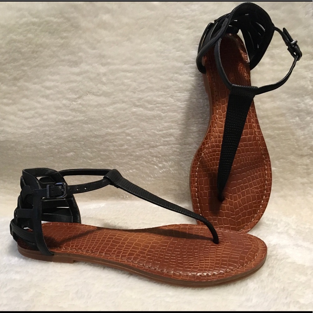 Gianni Bini Black Thong Sandals, size 8